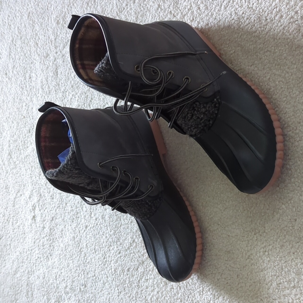 Simply Southern Duck Boots - Picture 4 of 8